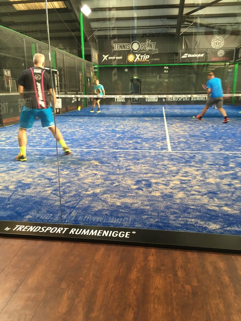 Padel-Match in der Halle von Padel Rummenigge in Münster